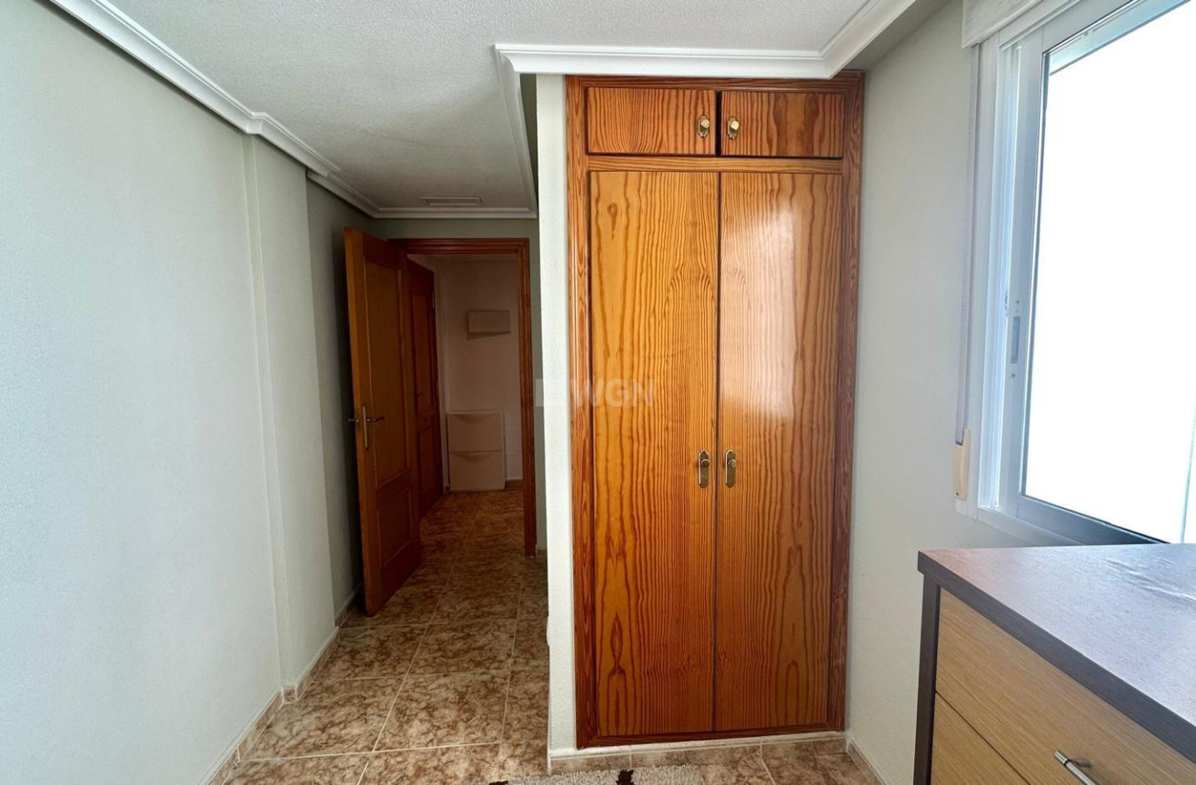 Odsprzedaż - Daszek - Torrevieja - Playa del Cura