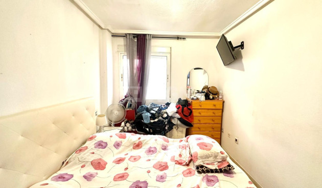 Odsprzedaż - Mieszkanie w bloku - Torrevieja - Estacion De Autobuses