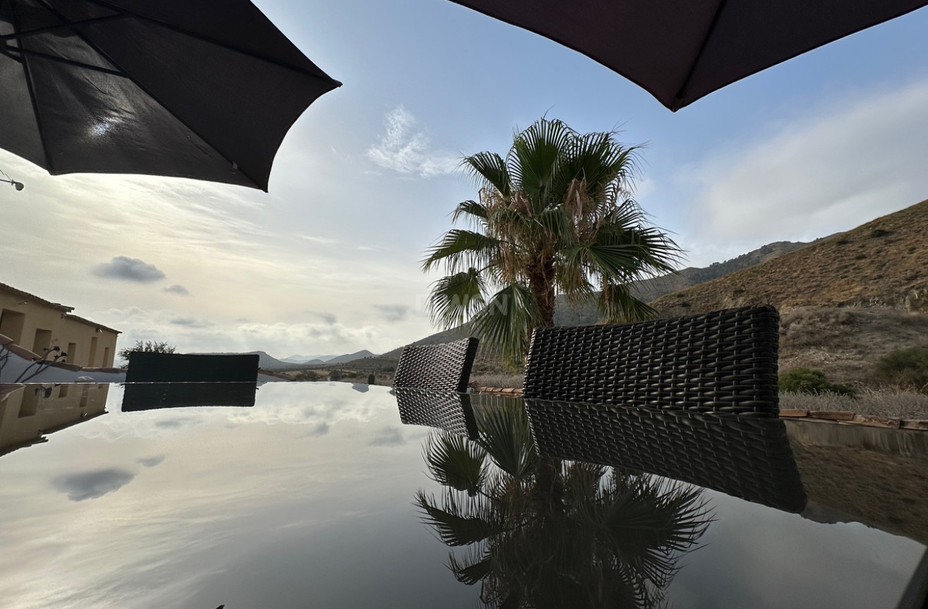 Odsprzedaż - Villa - La Pinilla - Inland