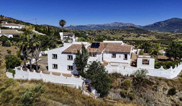 Odsprzedaż - Villa - Vinuela - Inland