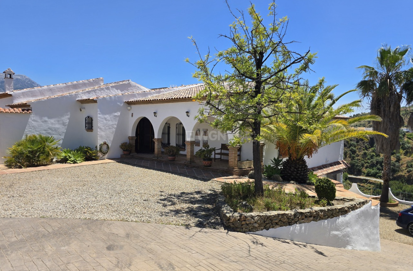 Odsprzedaż - Villa - Vinuela - Inland