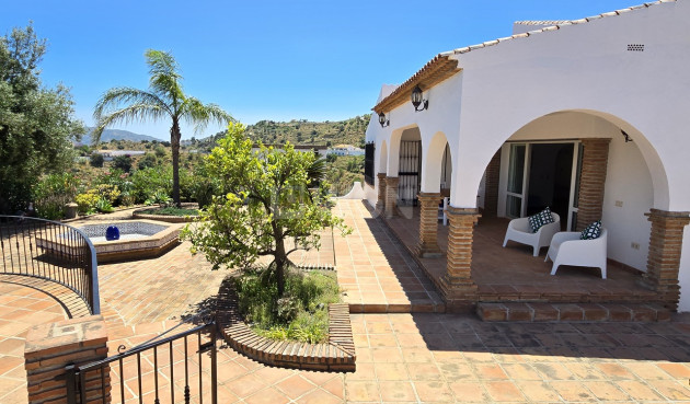 Odsprzedaż - Villa - Vinuela - Inland