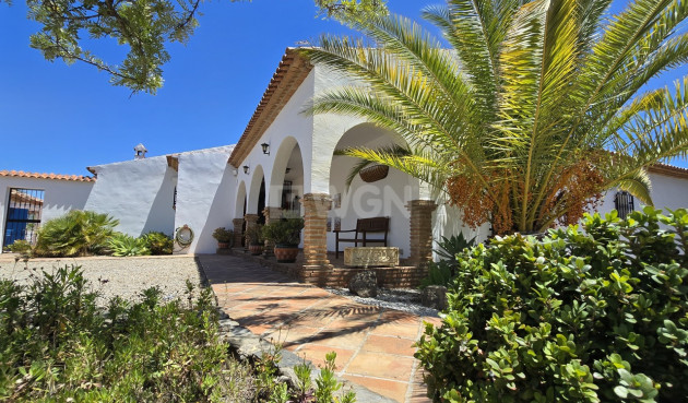 Odsprzedaż - Villa - Vinuela - Inland