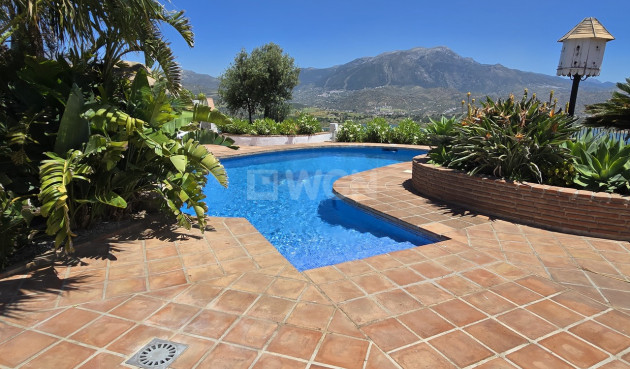 Odsprzedaż - Villa - Vinuela - Inland