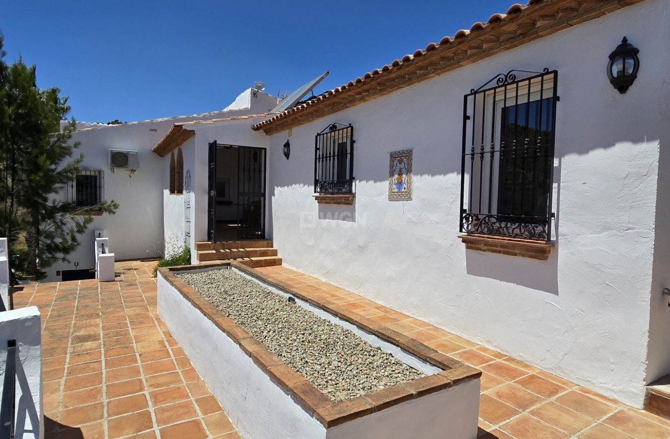 Odsprzedaż - Villa - Vinuela - Inland