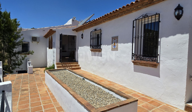 Odsprzedaż - Villa - Vinuela - Inland