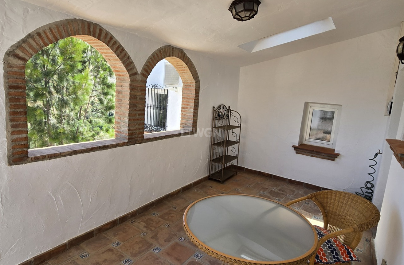 Odsprzedaż - Villa - Vinuela - Inland