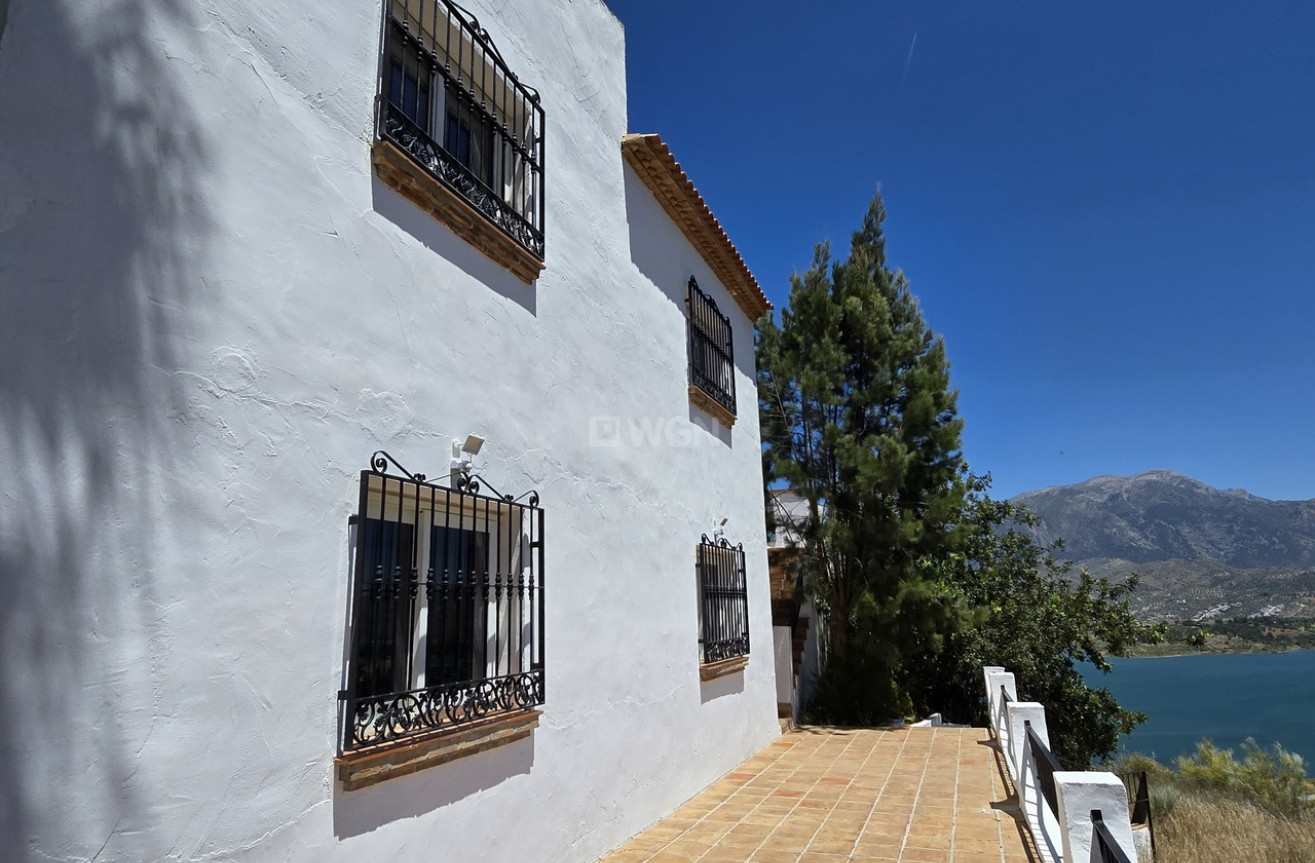 Odsprzedaż - Villa - Vinuela - Inland