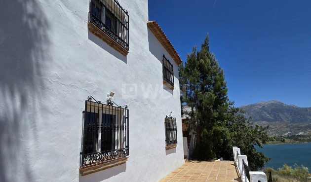 Odsprzedaż - Villa - Vinuela - Inland