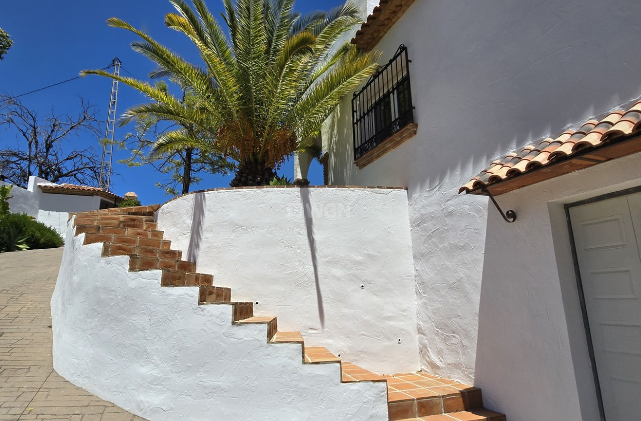 Odsprzedaż - Villa - Vinuela - Inland