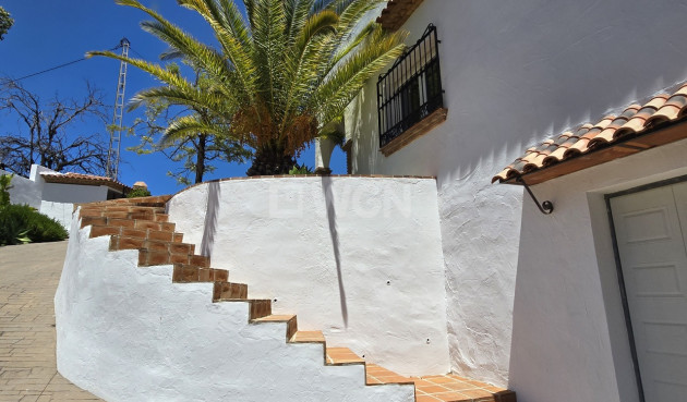 Odsprzedaż - Villa - Vinuela - Inland