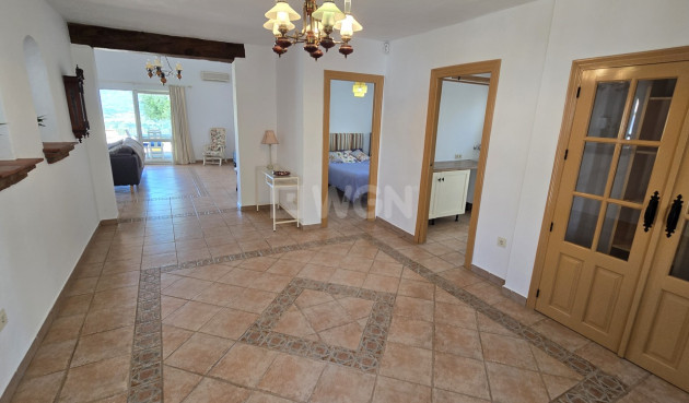 Odsprzedaż - Villa - Vinuela - Inland