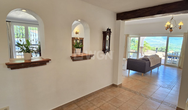 Odsprzedaż - Villa - Vinuela - Inland