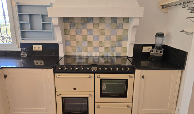 Odsprzedaż - Villa - Vinuela - Inland