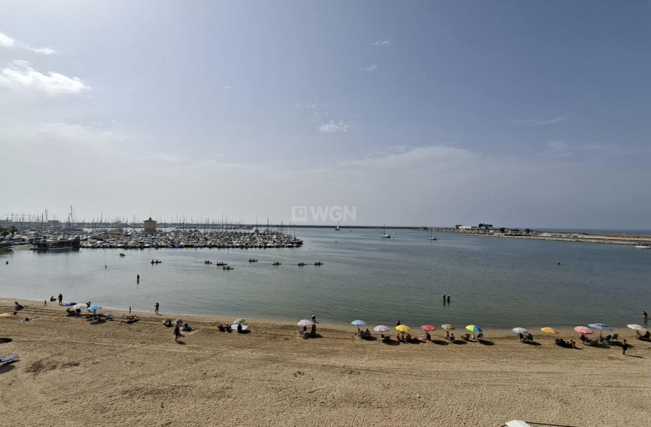 Resale - Apartment / flat - Torrevieja - Acequion