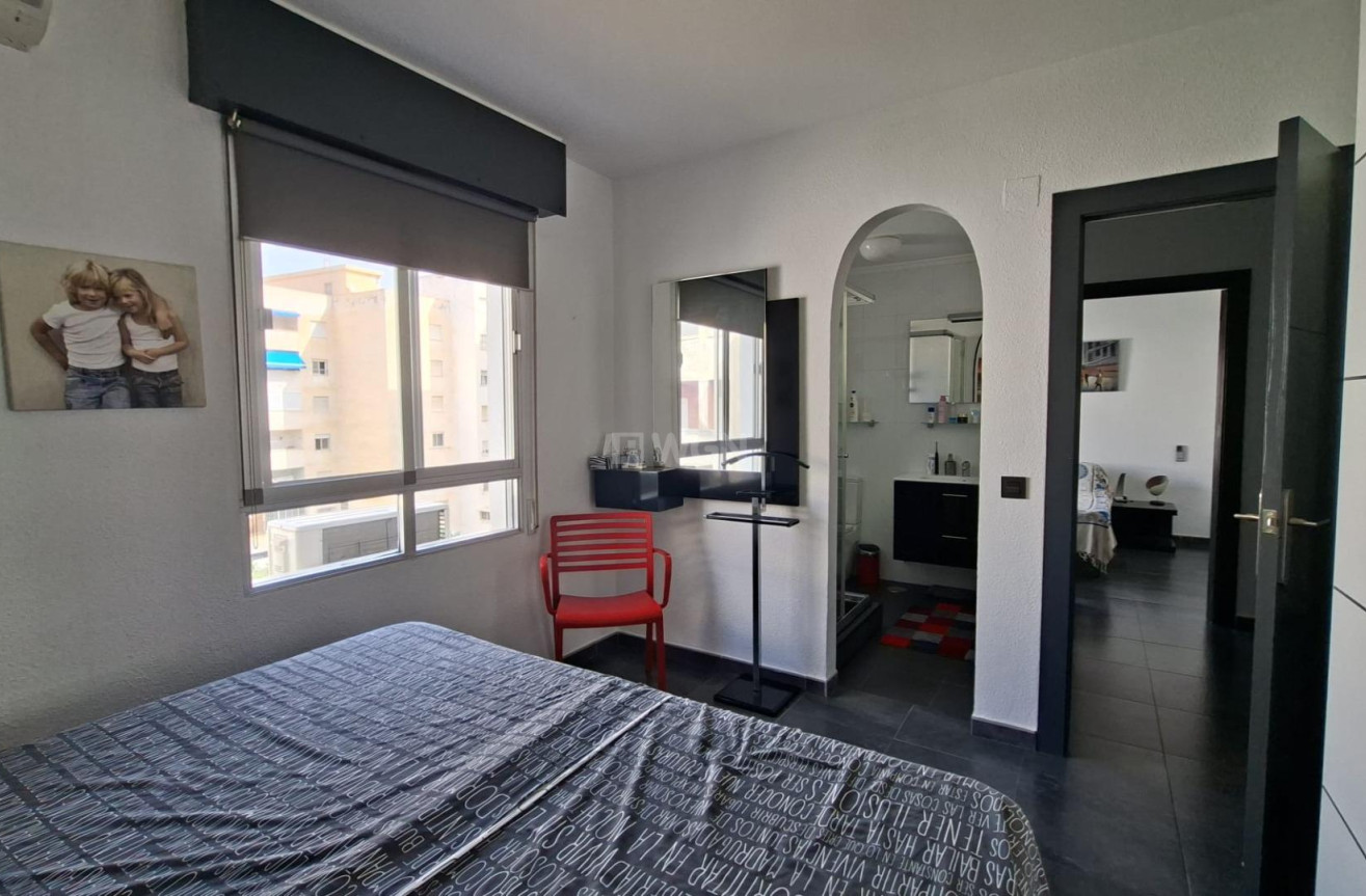 Resale - Apartment / flat - Torrevieja - Acequion