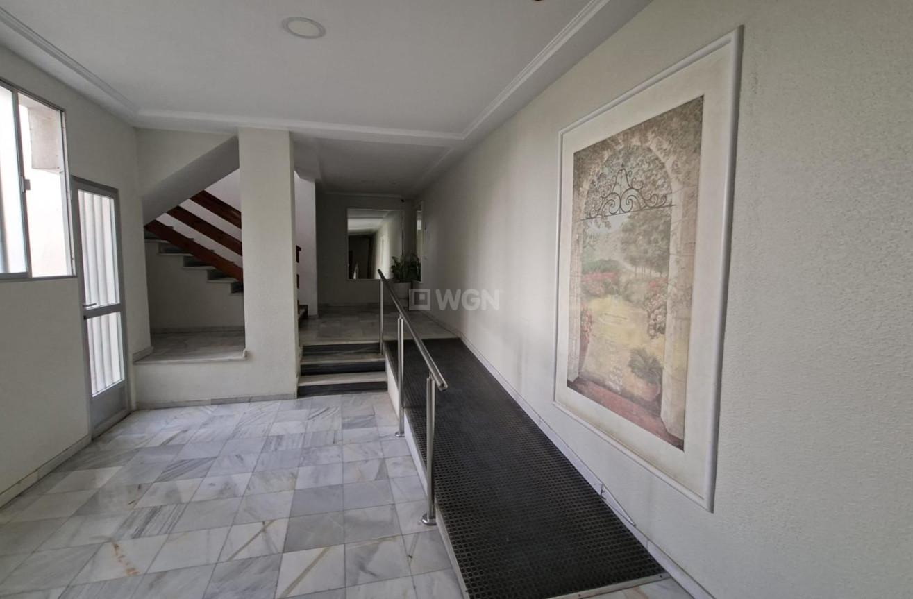 Resale - Apartment / flat - Torrevieja - Acequion