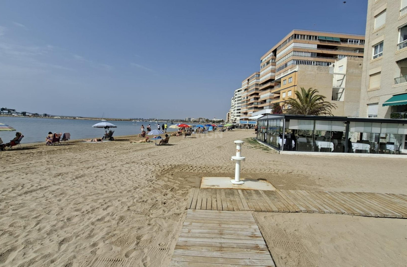 Resale - Apartment / flat - Torrevieja - Acequion