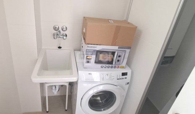 Odsprzedaż - Mieszkanie w bloku - Playa Flamenca - Costa Blanca