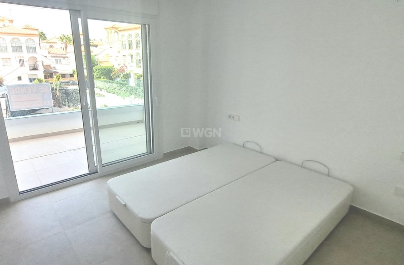 Odsprzedaż - Mieszkanie w bloku - Playa Flamenca - Costa Blanca