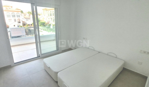 Odsprzedaż - Mieszkanie w bloku - Playa Flamenca - Costa Blanca