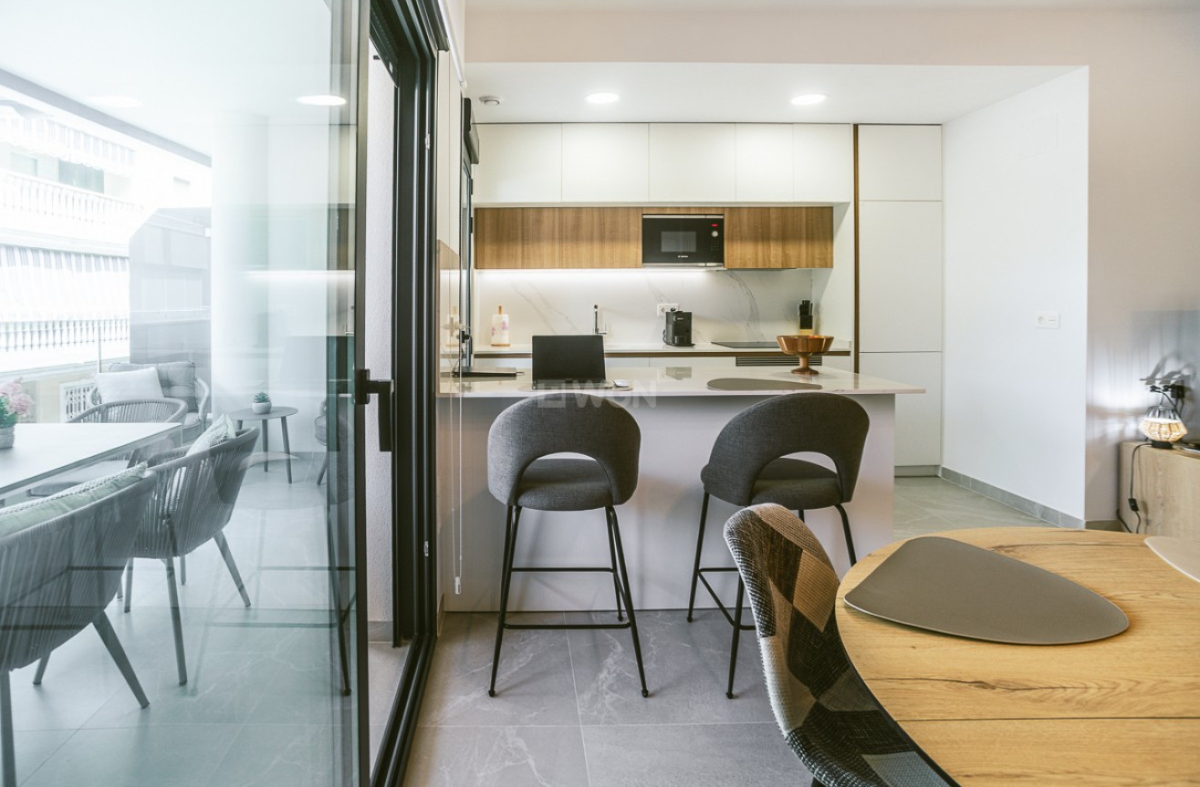 Resale - Apartment / flat - Torrevieja - Costa Blanca