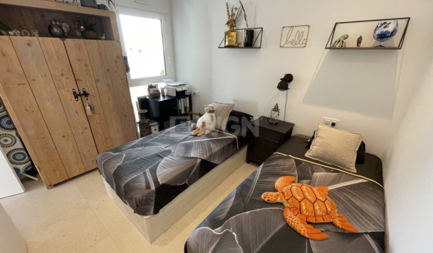 Resale - Bungalow - Pilar de la Horadada - Costa Blanca