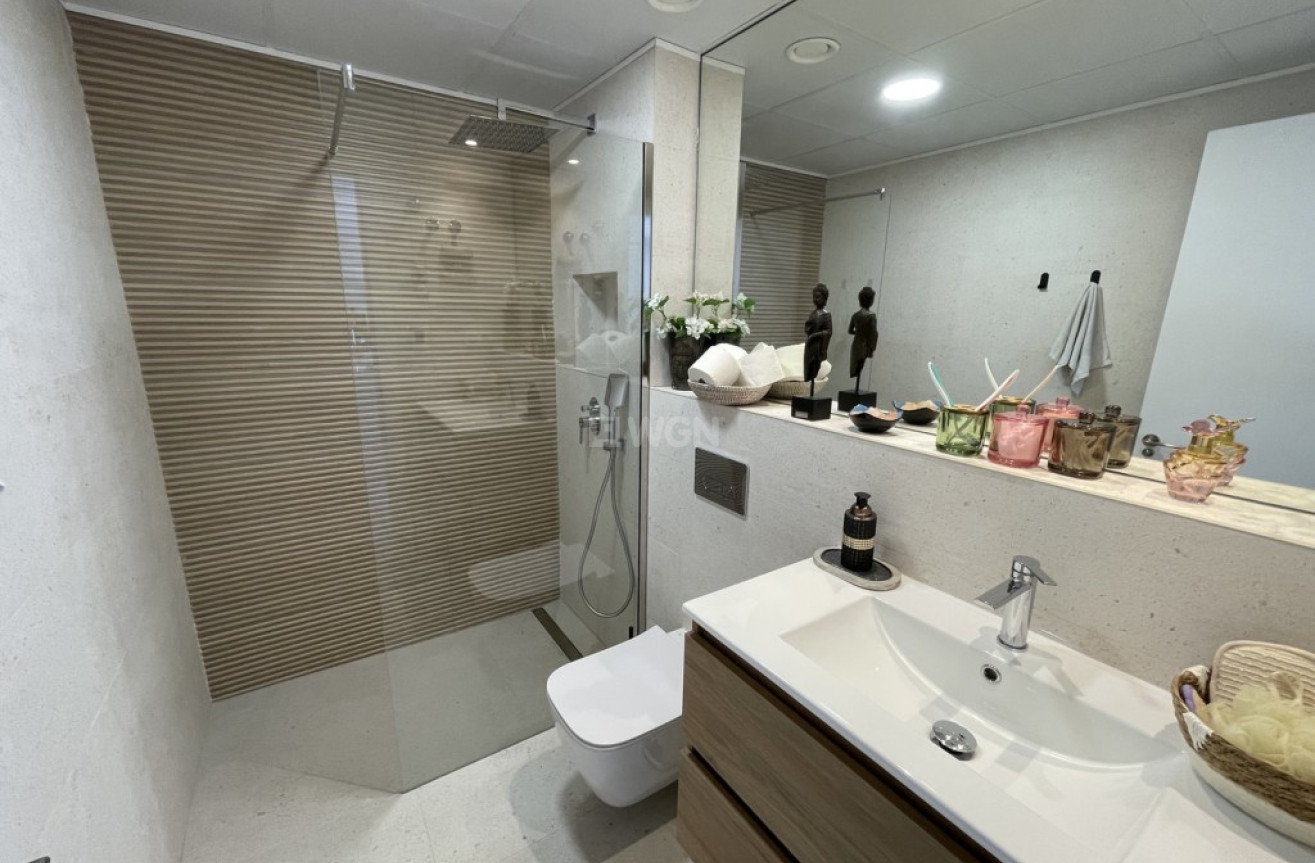 Resale - Bungalow - Pilar de la Horadada - Costa Blanca