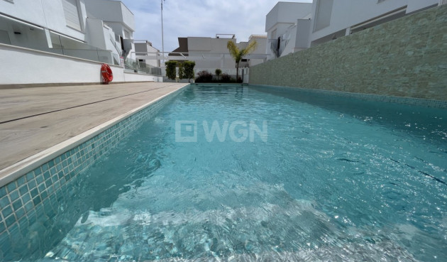 Resale - Bungalow - Pilar de la Horadada - Costa Blanca