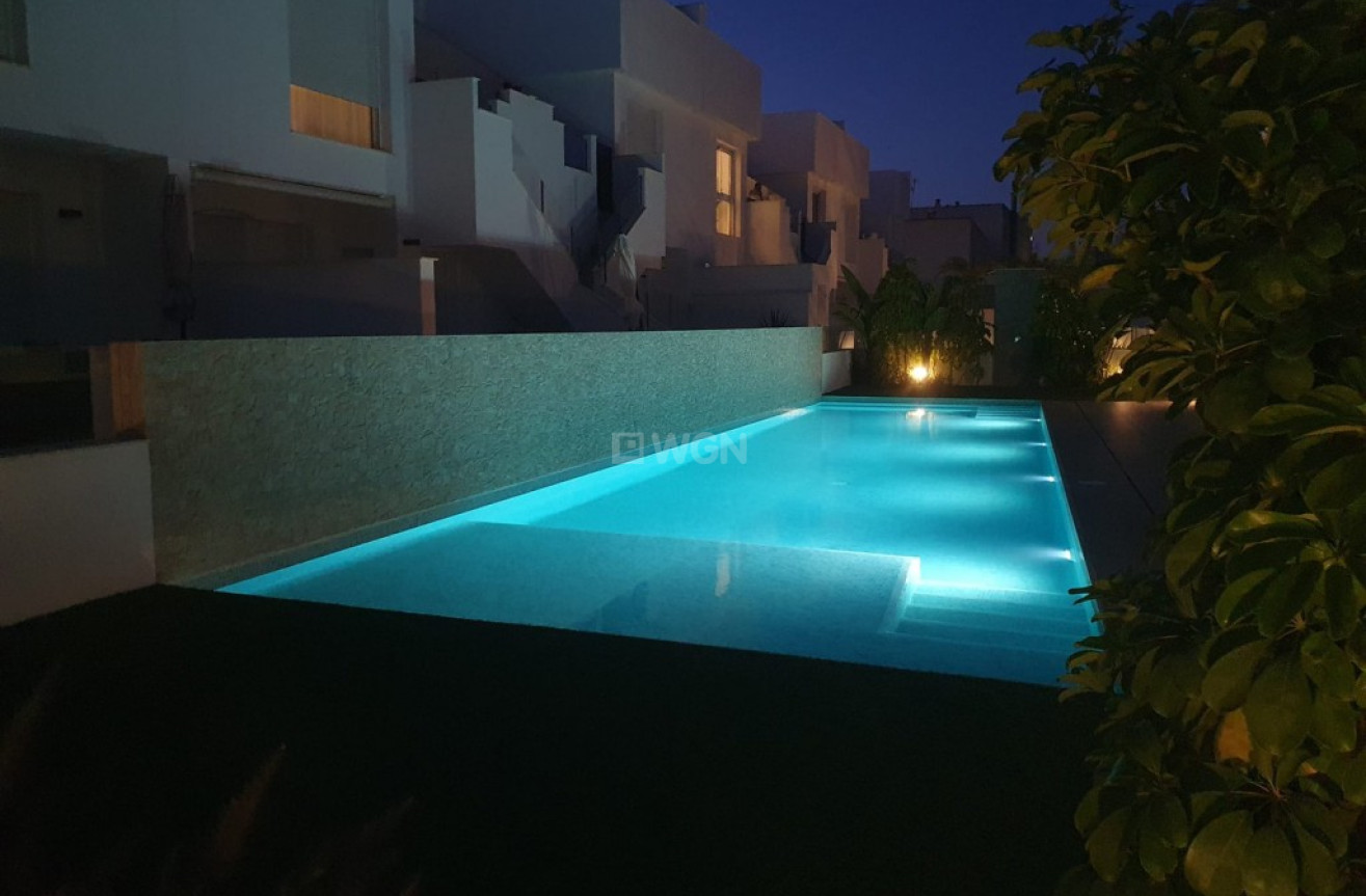 Resale - Bungalow - Pilar de la Horadada - Costa Blanca