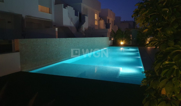 Resale - Bungalow - Pilar de la Horadada - Costa Blanca