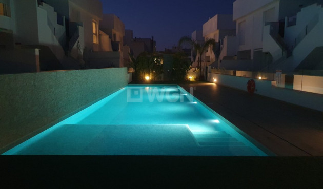 Resale - Bungalow - Pilar de la Horadada - Costa Blanca