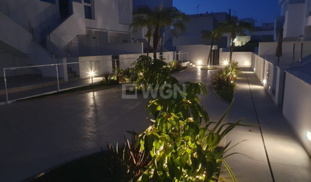 Resale - Bungalow - Pilar de la Horadada - Costa Blanca