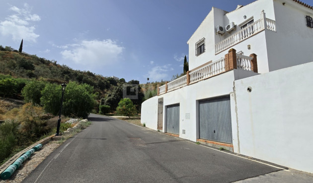 Odsprzedaż - Villa - Vinuela - Inland