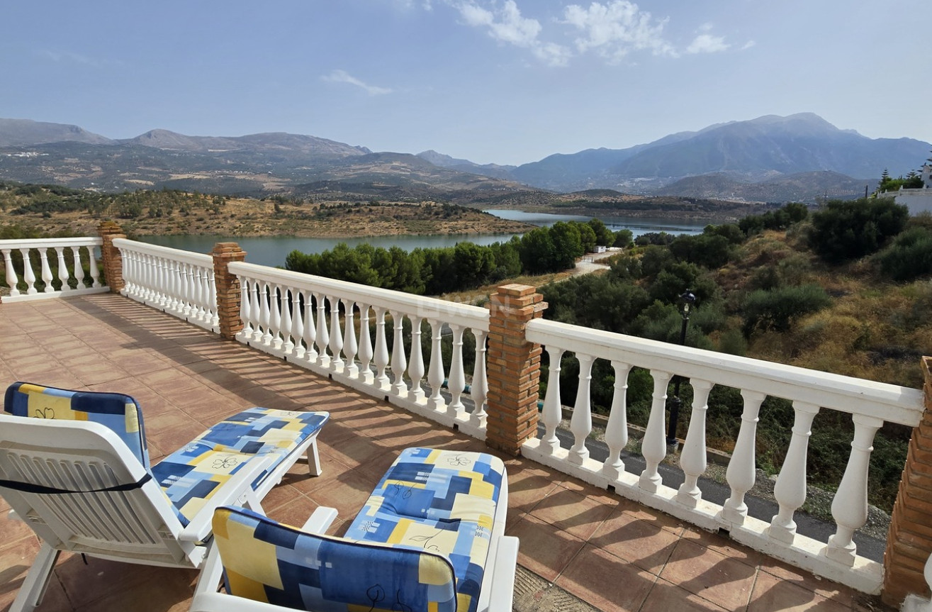 Odsprzedaż - Villa - Vinuela - Inland