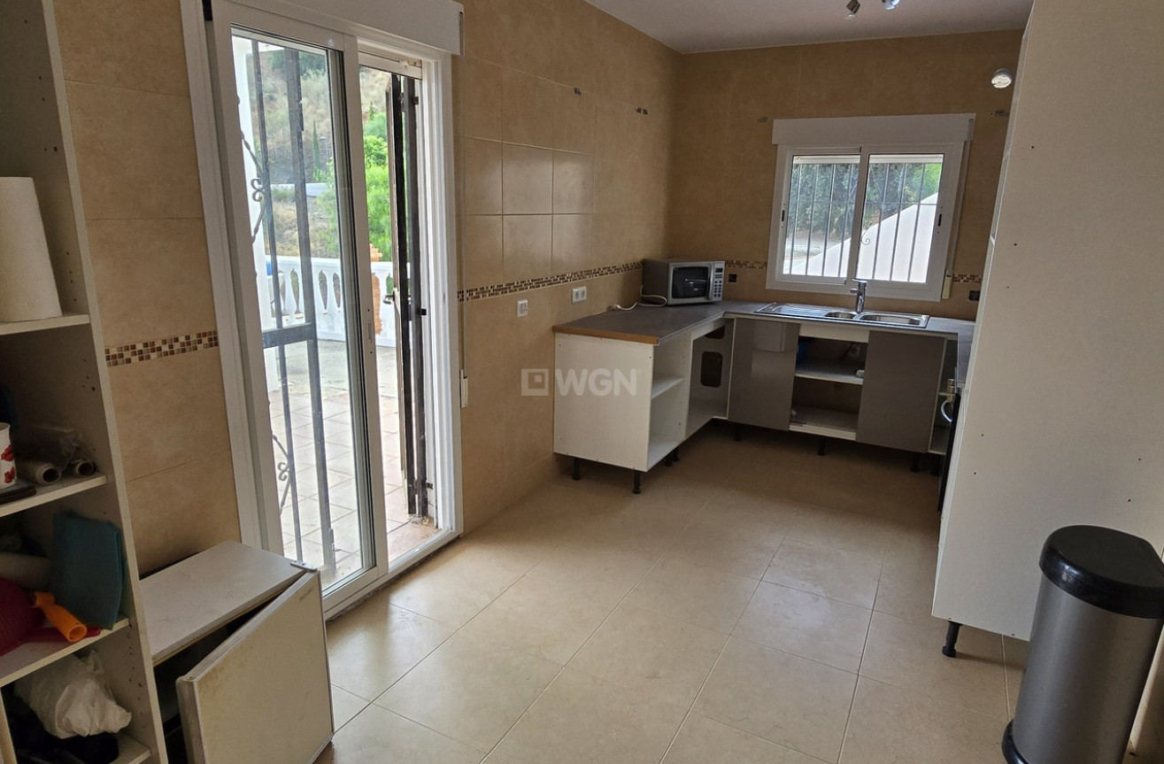 Odsprzedaż - Villa - Vinuela - Inland