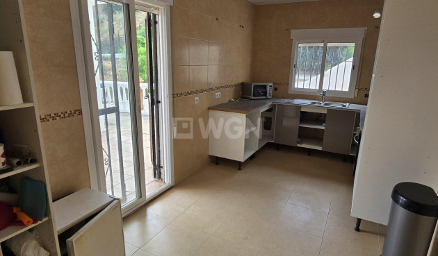 Odsprzedaż - Villa - Vinuela - Inland