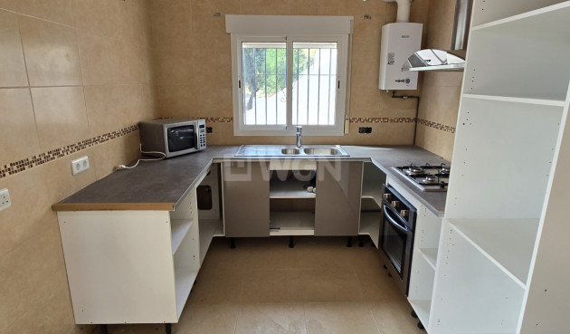 Odsprzedaż - Villa - Vinuela - Inland