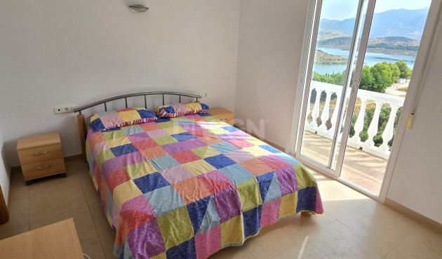 Odsprzedaż - Villa - Vinuela - Inland