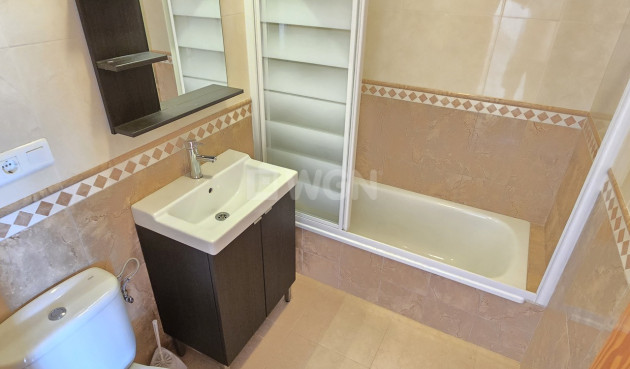 Odsprzedaż - Villa - Vinuela - Inland