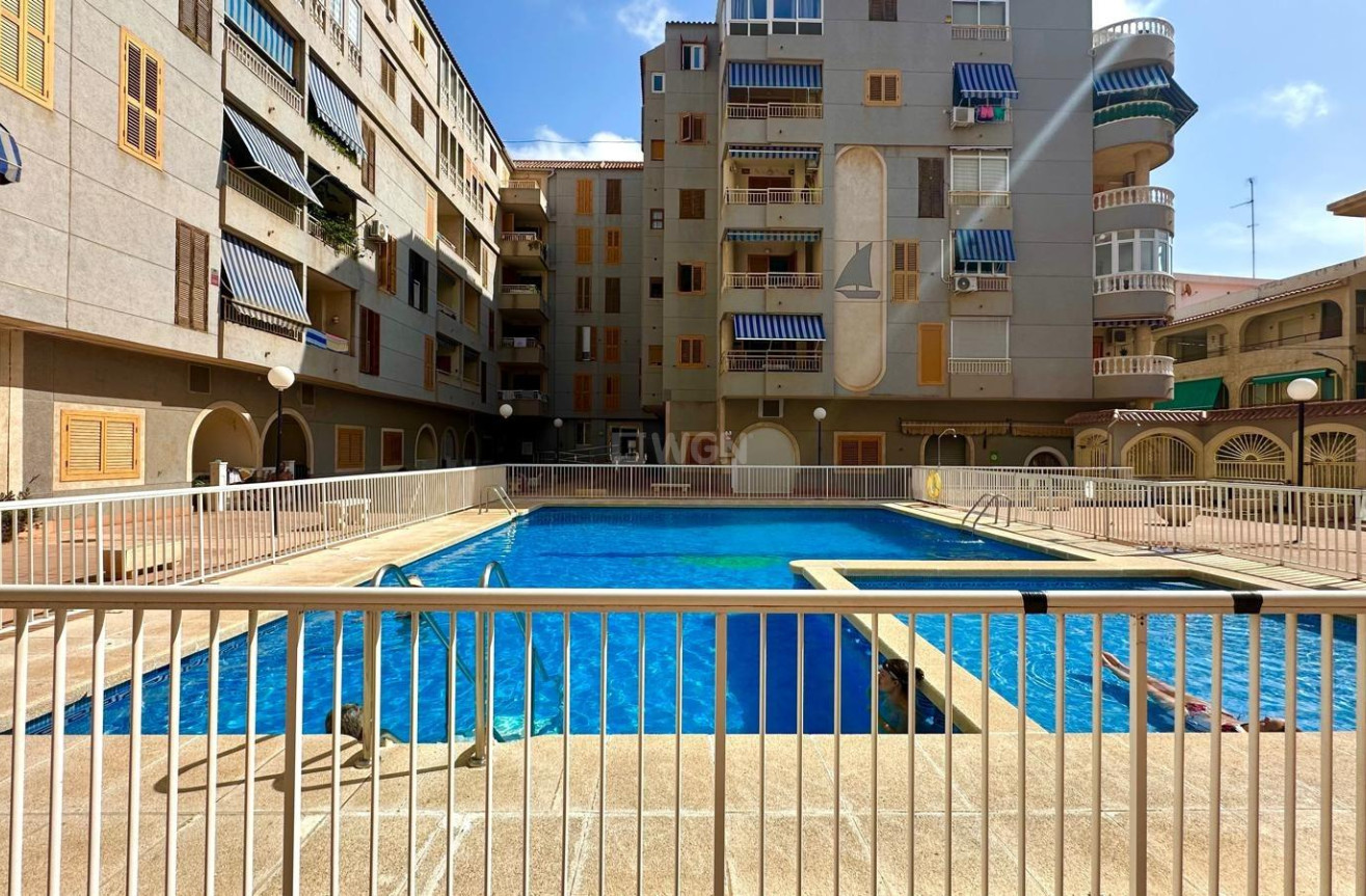 Resale - Apartment / flat - Torrevieja - Acequion