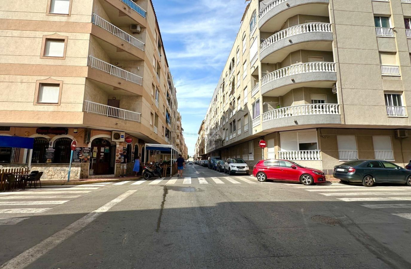 Resale - Apartment / flat - Torrevieja - Acequion