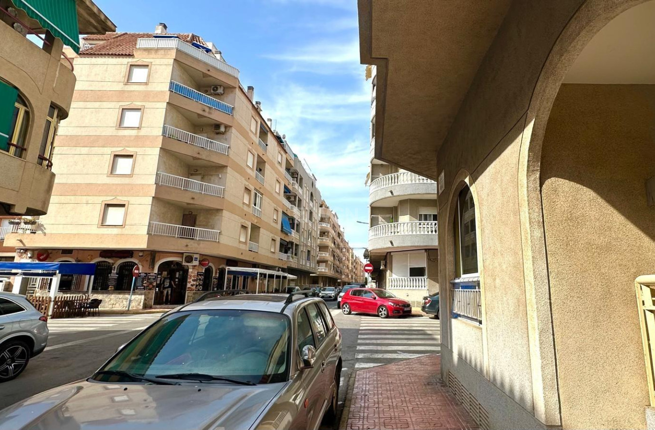 Resale - Apartment / flat - Torrevieja - Acequion