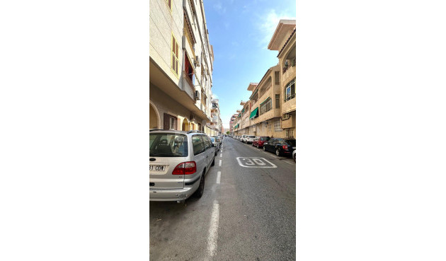 Resale - Apartment / flat - Torrevieja - Acequion