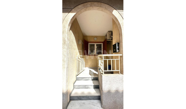 Resale - Apartment / flat - Torrevieja - Acequion