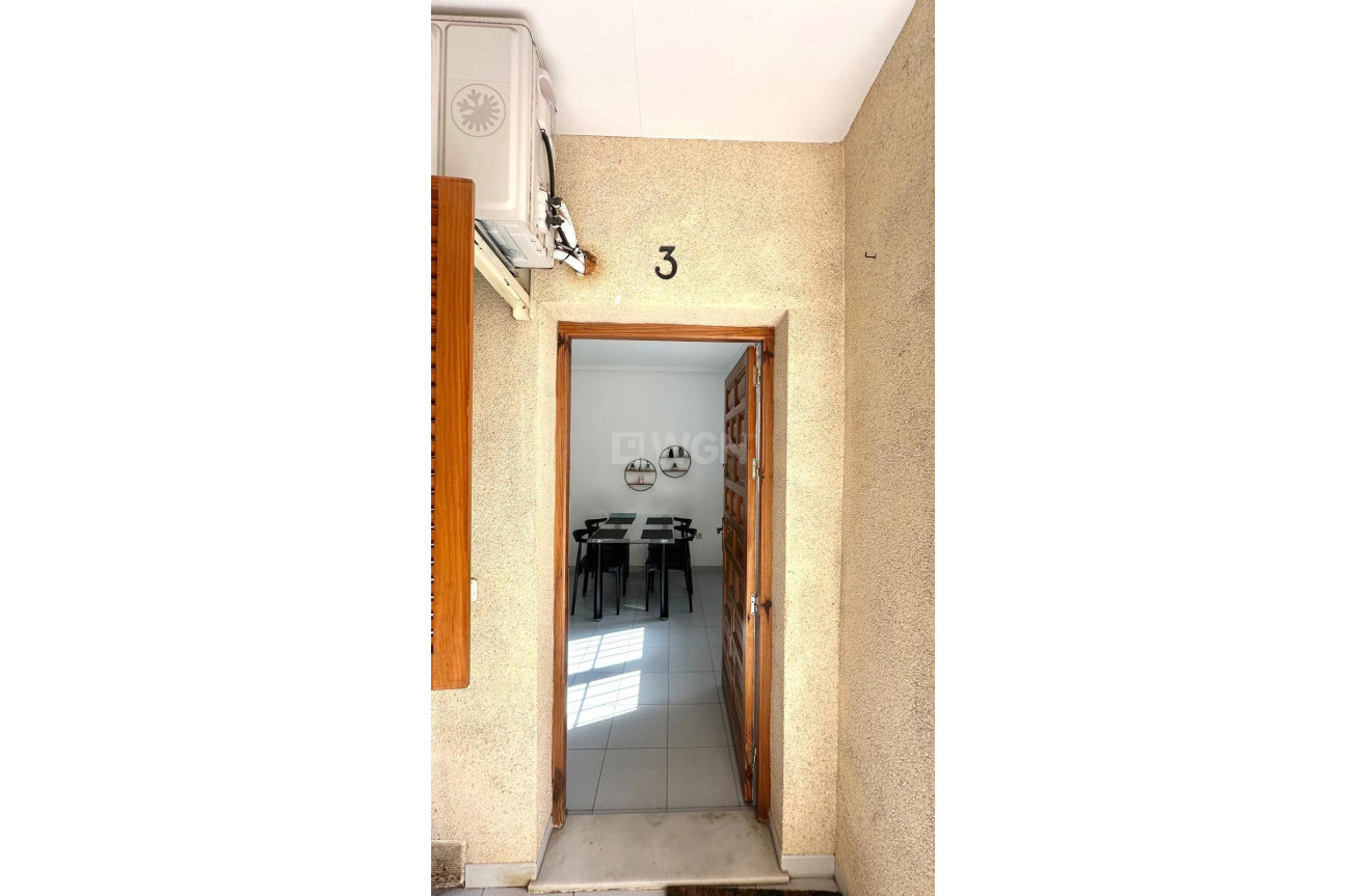 Resale - Apartment / flat - Torrevieja - Acequion