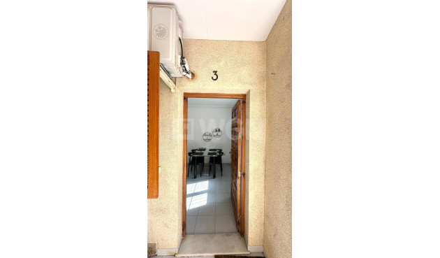 Resale - Apartment / flat - Torrevieja - Acequion