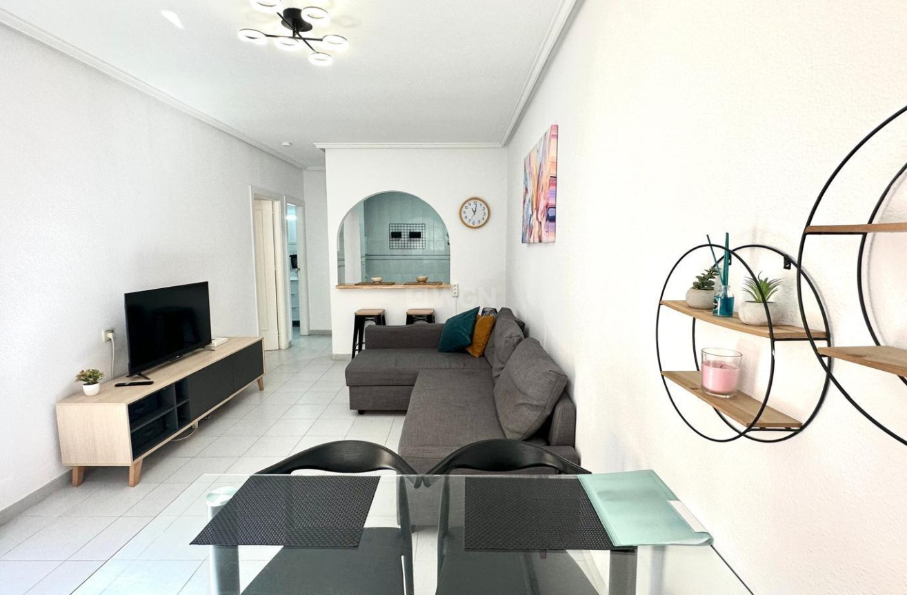 Resale - Apartment / flat - Torrevieja - Acequion