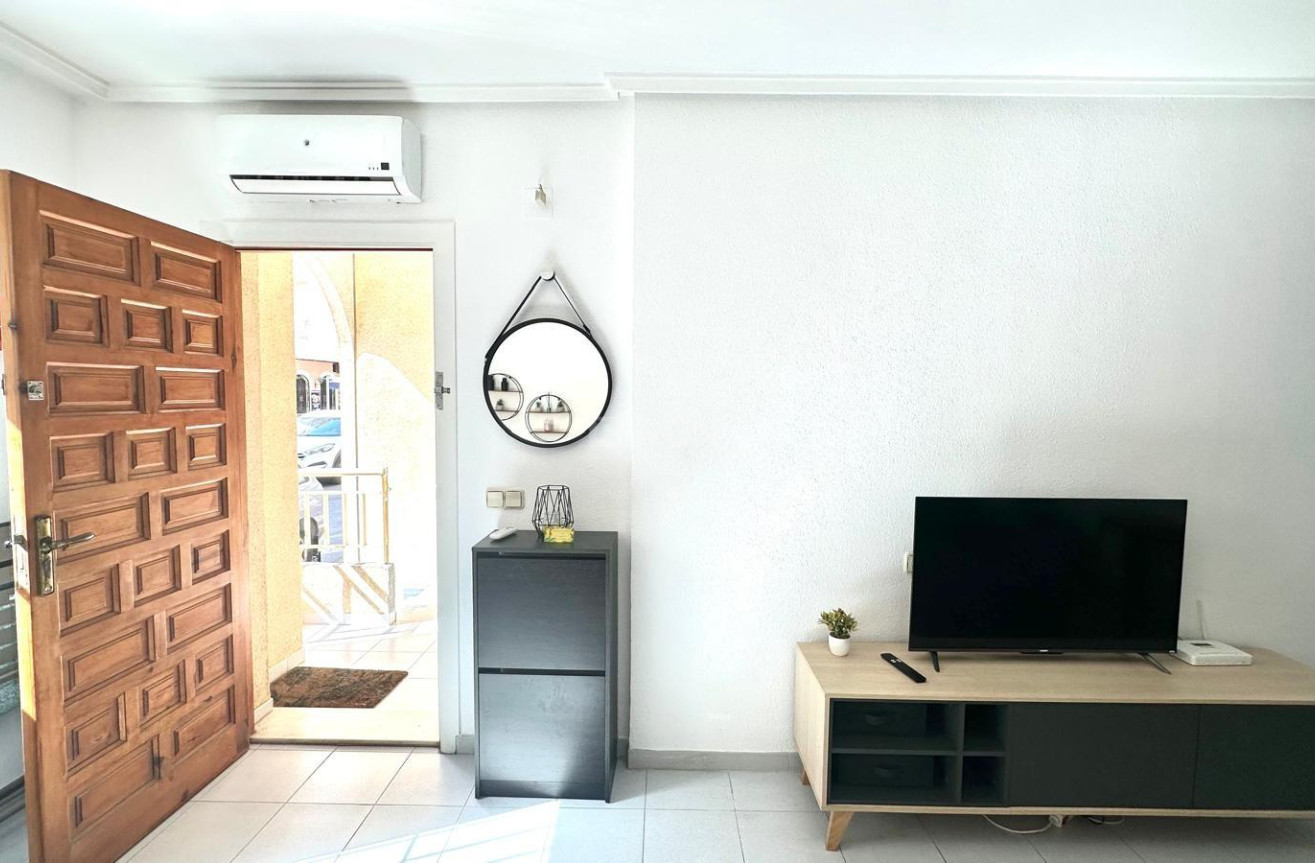 Resale - Apartment / flat - Torrevieja - Acequion