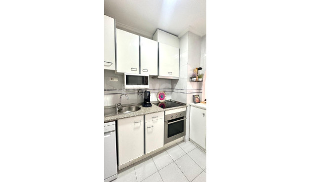 Resale - Apartment / flat - Torrevieja - Acequion